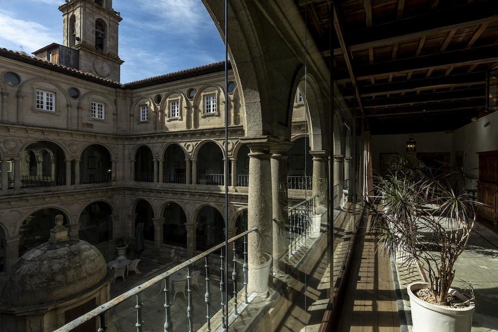 Parador De Monforte De Lemos Exterior photo